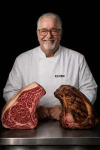 Bistecca alla Fiorentina bei Chimigrillt in höchster Qualität und live vom Grill auf den idealen Garpunkt medium rare gebracht.