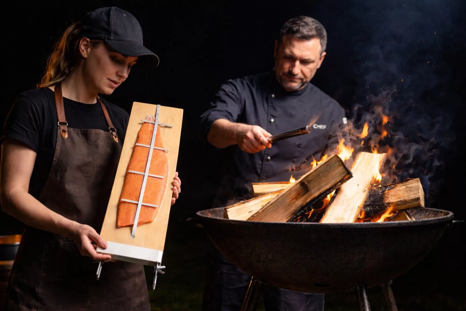 flammlachs an der feuerschale